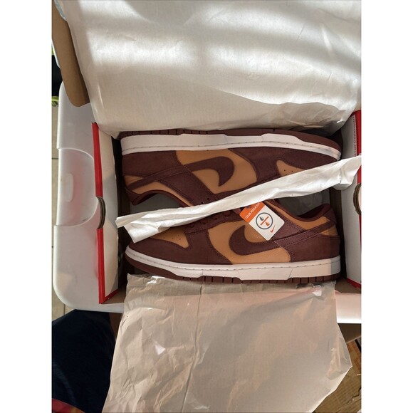 NIKE DUNK LOW RETRO SE size 11.5 AMBER BROWN/DARK PONY-WHITE BRAND NEW WITH BOX - Picture 1 of 8